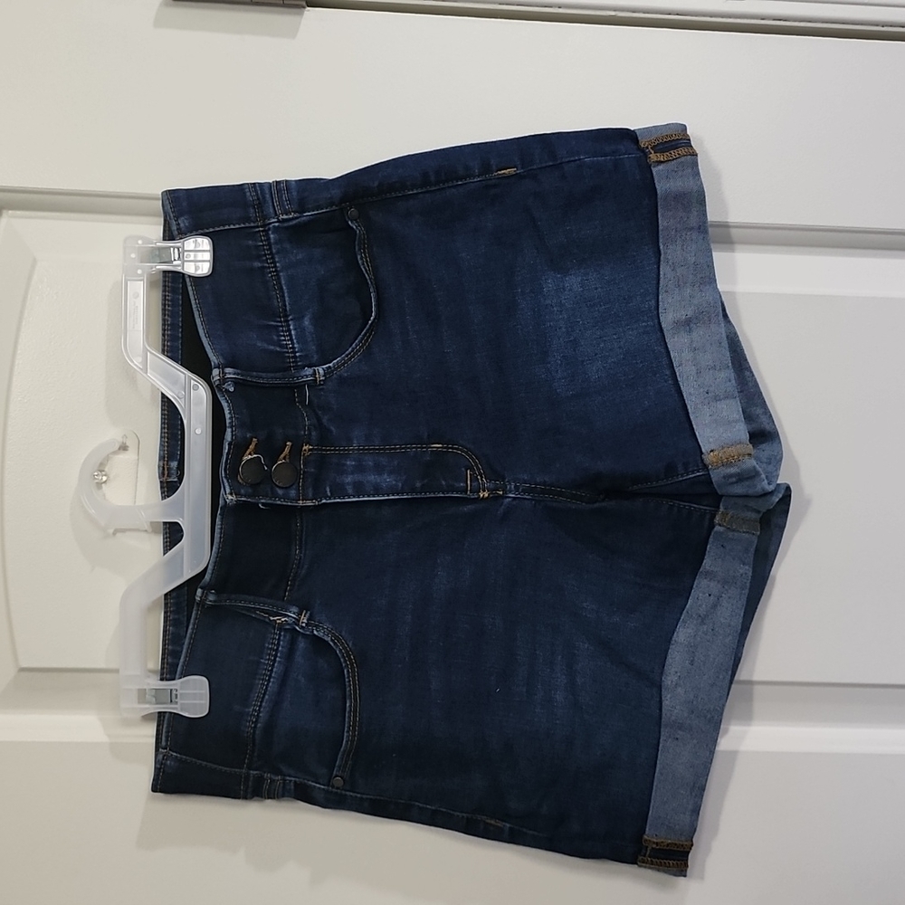 APT 9 Jean shorts
